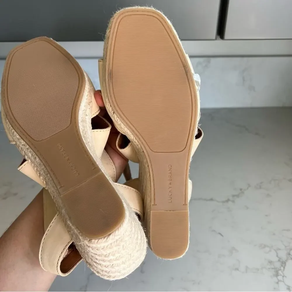 New Lucky Brand Cream Nubuck Srappy Espadrille Wedge Sandals Women’s size 9.5